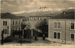 Grenoble Caserne des Chasseurs Alpins et la Chaine des Alpes à Grenoble