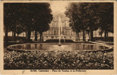 Grenoble Place de Verdun et la Préfecture à Grenoble