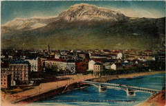 Grenoble - Vue générale et le Moucherotte (1906 m) à Grenoble