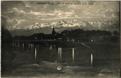 Grenoble - Vue de Nuit sur la Ville et les Alpes à Grenoble