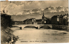 Grenoble - Pont de l'Hopital et les Alpes à Grenoble