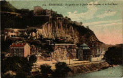 Grenoble - Perspective sur le Jardin des Dauphins et le Fort Rabot à Grenoble