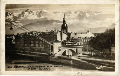 Grenoble - Le Teleferique de la Bastille - La Gare - Les Alpes à Grenoble