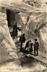 Chamonix - Sortie de la Grotte de Glace aux Bossons