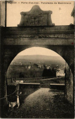 Perouges Porte d'En-Bas Panorama de Meximieux à Pérouges