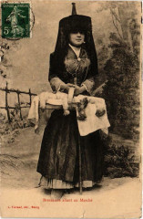 Bressanne allant au Marché