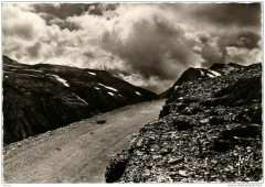 Le Col de l'Iseran Arrivée de la route cote maurienne