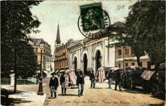 Aix-les-Bains - Place des Bains à Aix-les-Bains