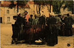 Paysans dans une Foire -
													07 Ardèche
												