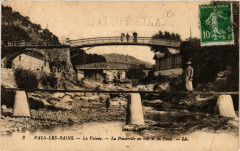Vals-les-Bains la Volane. La Passerelle en bois et les Ponts à Vals-les-Bains