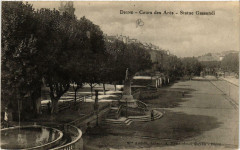 Digne Cour des Arés Statue Gassendi