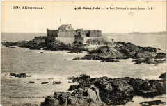 Saint-Malo - Le Fort National a marée haute à Saint-Malo