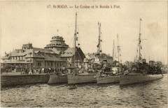 Saint-Malo - Le Casino et le Bassin a Flot à Saint-Malo