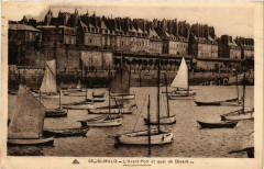 Saint-Malo - L'Avant-Port et le quai de Dinard à Saint-Malo