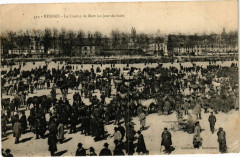 Rennes - Le Champ du Mars un jour de foire à Rennes