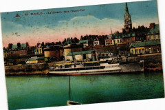 Saint-Malo - La Dinard dans l'Avant-Port à Saint-Malo