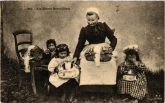 Les Eleves Dentellieres - Folklore