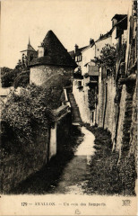Avallon - Un coin des Remparts à Avallon