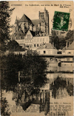 Auxerre - La Cathédrale vue prise du Bord de l'Yonne à Auxerre