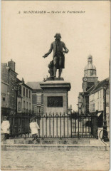Montdidier Statue de Parmentier à Montdidier