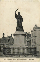 Amiens Statue de Pierre l'Ermite à Amiens