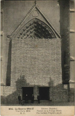 Guerre Amiens La Cathédrale Portail protection à Amiens