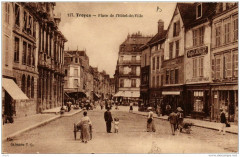 Troyes Place de l'Hotel de Ville à Troyes