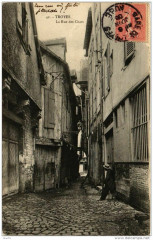 Troyes La Rue des Chats à Troyes