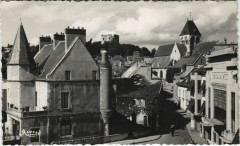Etampes Vue sur la Maison d'Anne de Pisseleu - L'Eglise