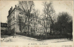 Macon La Prefecture