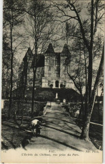 Pau Entree du Chateau, vue prise du Parc France à Pau
