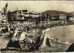 St Jean de Luz La Plage et le Casino France -
													64 Pyrénées Atlantiques
												