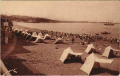 St Jean de Luz La Plage et la Pergola France -
													64 Pyrénées Atlantiques
												