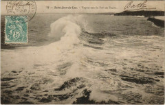 St Jean de Luz Vagues sous le Fort du Socoa France