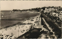 St Jean de Luz La Plage et la Pointe Sainte-Barbe France -
													64 Pyrénées Atlantiques
												
