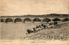 Carte postale ancienne Agen Le Pont Canal Lavandieres
                                                                     à Agen
                                