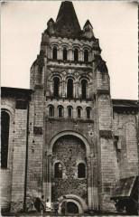 Cunault L'Eglise Tour du Xi siecle