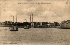Saint-Nazaire - Le Port - Au fond le Vieux Saint-Nazaire à Saint-Nazaire