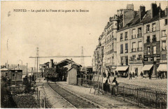 Nantes - Le quai de la Fossse et la gare de la Bourse à Nantes