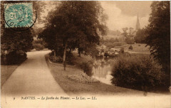 Nantes - Le Jardin des Plantes - Le Lac à Nantes