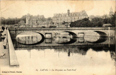 Laval La Mayenne au Pont-Neuf à Laval