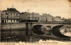 Laval Le Pont Neuf et la Mayenne à Laval