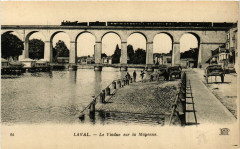 Laval-Le Viaduc sur la Mayenne à Mayenne