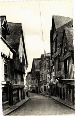 Laval-Vieilles Maisons-Grande Rue à Laval