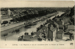 Laval-La Mayenne et vue sur Avesniéres prise du Donjon du Cháteau à Mayenne