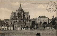 Mayenne-La Basilique et le Presbytére à Mayenne