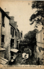 Evreux - L'Iton pres du Parvis N.-D à Évreux