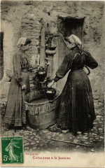 Catalanes a la fontaine -
													66 Pyrénées Orientales
												