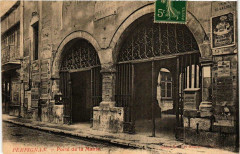 Perpignan Porte de la Mairie à Perpignan