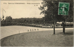Carte postale ancienne Bois de Vincennes - Piste Municipale
                                                                     à Paris 12e
                                